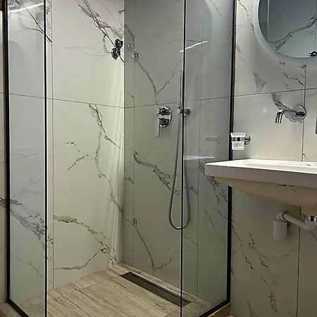 Oneiro Zois 4* لايميناس