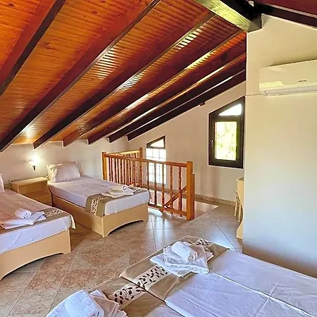 Oneiro Zois 4*