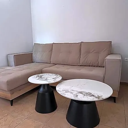 Oneiro Zois فندق